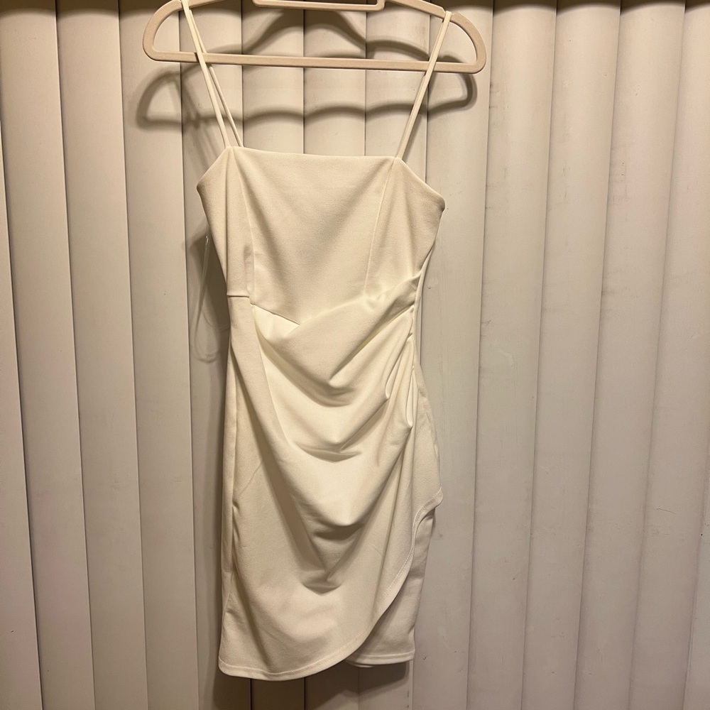 Windsor white cute dress size S, Graduation dress. only worn once
